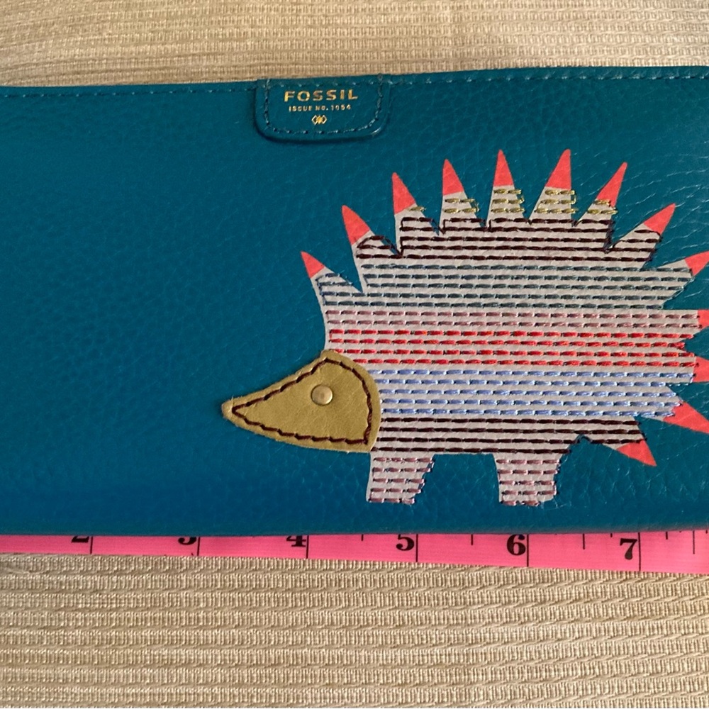 Fossil Blue Wallet with Hedgehog Design - Picture 4 of 5
